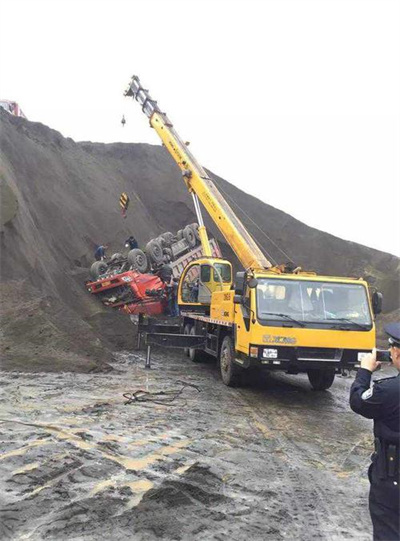 连山区上犹道路救援